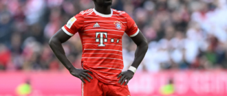 Sadio Mane heads off Cape Verde goalkeeper after African Cup of Nations match
